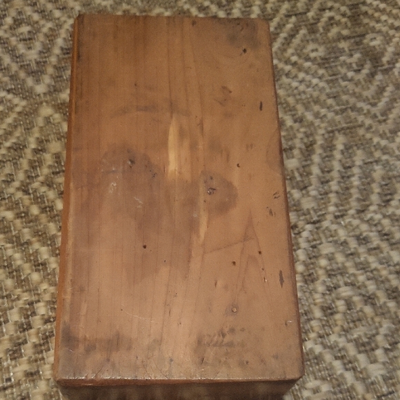 Cedar Storage Box - Picture 4 of 5